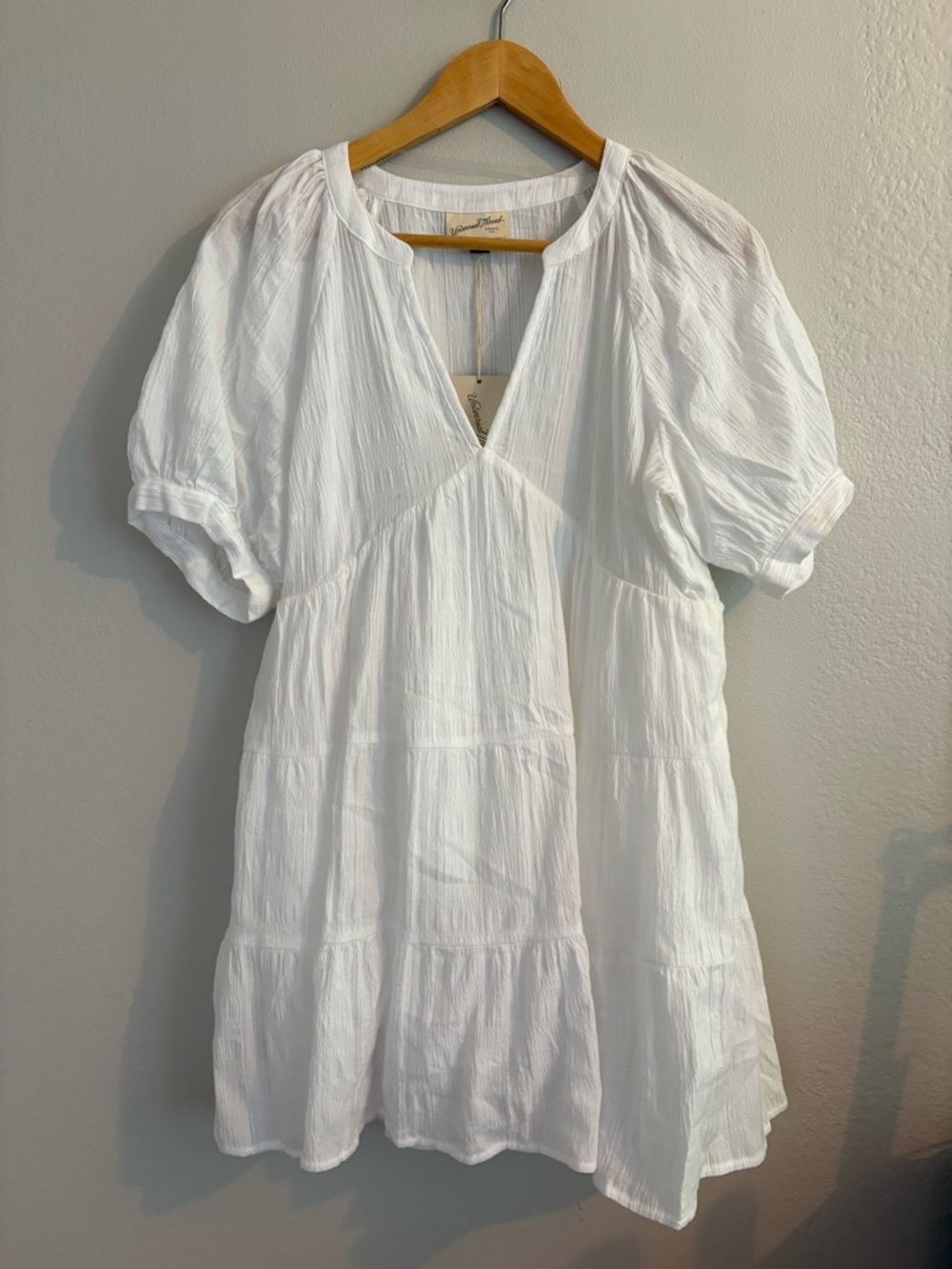 Universal Thread White Tiered V-Neck Puff Sleeve Dress